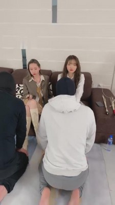 【二宝】JK萌新素人开发全套圣水口水舔脚 bf8246_绳艺库视频下载