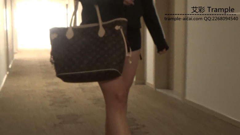 蒙面女劫匪杀害本市慈善家_绳艺库视频下载