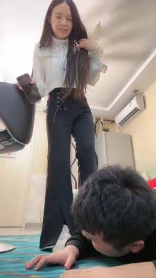 【素人星探】素人原味黑棉袜踩狗子 bf27168_绳艺库视频下载