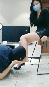 【子琳】跪舔御姐裸足深喉/酸奶浓痰舔【完整版】 bf28303_绳艺库视频下载