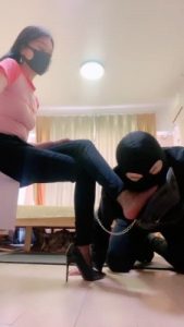 【大连小妮】踢踹臭脚羞辱 bf23050_绳艺库视频下载