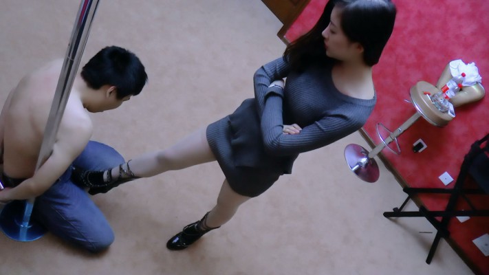 【松岛女神】超狠踢裆 脚脚到肉挨个踢废_绳艺库视频下载