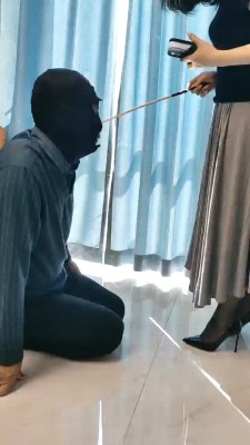 【辣姐】全程藤条暴揍废物老狗 bf28307_绳艺库视频下载