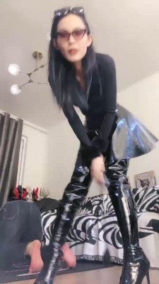 【靴嘉妮】长靴严厉主鞭打狗废物 bf19723_绳艺库视频下载