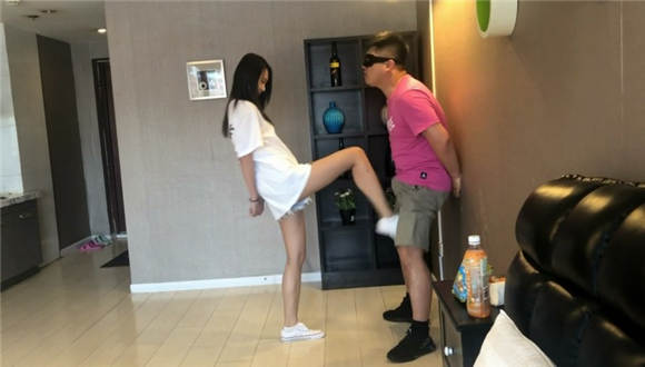 拒绝美女追求的下场_绳艺库视频下载