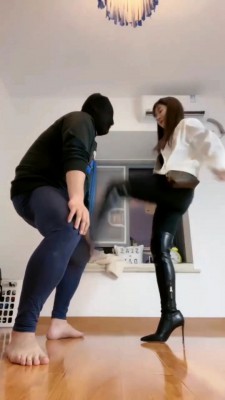 套路直播视频【月月】长靴+短靴重度提档/耳光 bf24438_绳艺库视频下载