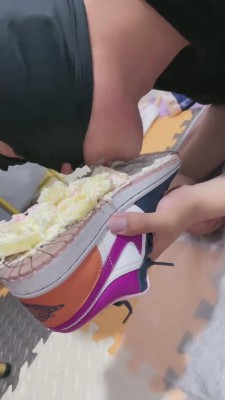 【艾文】舔鞋底食物/裸足蛋糕 bf12938_绳艺库视频下载