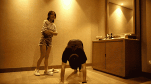 希雨归来艺术踢裆踩踏踹腹_绳艺库视频下载