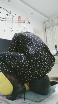 【情侣月儿】绿帽前男友-吃口水咀嚼食物喂食羞辱 bf5012_绳艺库视频下载