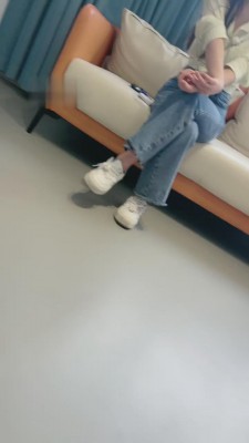 【狗哥】开发漂亮高中生踩我 bf13732_绳艺库视频下载