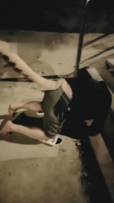 【丹丹】刺激户外虐狗-路人不断 bf1155_绳艺库视频下载