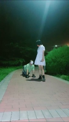 【美离子】超精彩-深夜户外遛狗_绳艺库视频下载