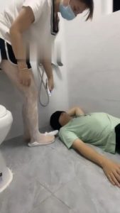 【云云酱】浴室圣水/舔脚 bf16994_绳艺库视频下载