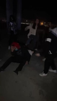 【精神小妹】户外超重度-深夜被4S精神小妹爆踹 bf27333_绳艺库视频下载