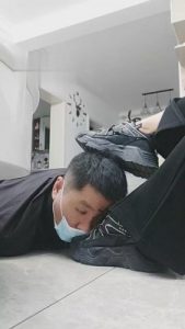 【文文文】老爹鞋素人全体重踩踏 bf5066_绳艺库视频下载