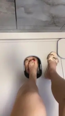 【歌迪丝】囚禁母狗做人体洗脚器 G-210728-16_绳艺库视频下载