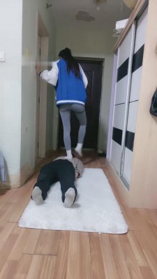 【罗宾】原味白袜裸足深喉到底 bf8101_绳艺库视频下载