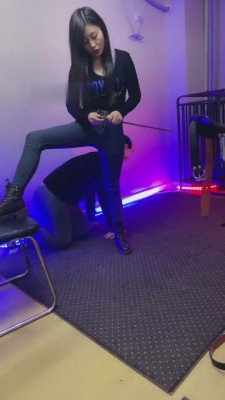 【夕微S】御姐范耳光/钻胯专场 bf7123_绳艺库视频下载