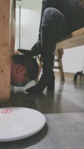 【成都茶茶女s】在有监控的火锅店进行畜生的喂食 bf4086_绳艺库视频下载