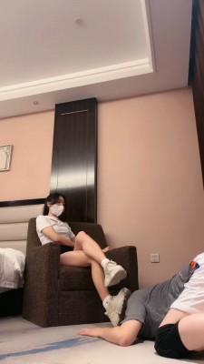 【星期六】小白鞋棉袜开发强迫狗 bf20630_绳艺库视频下载