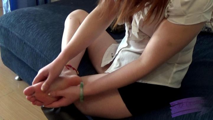 玥玥过膝黑色高筒靴扭伤按摩_绳艺库视频下载