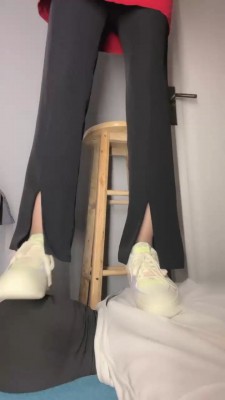 【万一】丝袜脚踩狗 bf20710_绳艺库视频下载