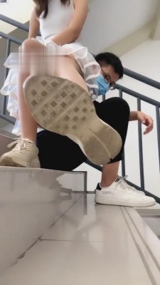 【虞姬】车模偶遇贱狗-闻鞋闻袜 bf1883_绳艺库视频下载