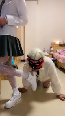 套路直播视频【惜沫】JK装小主蛇鞭调变装奴转胯/脚喂蛋糕/踢裆 bf25957_绳艺库视频下载