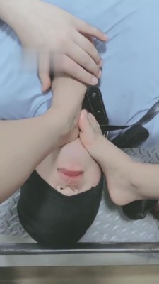 【兰芯大大】狗笼囚禁恋足畜生 bf3536_绳艺库视频下载