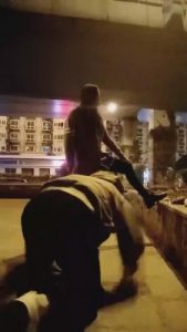 【刘二狗】户外舔路人脏靴子-艺术艺术【完整版】 bf2459_绳艺库视频下载