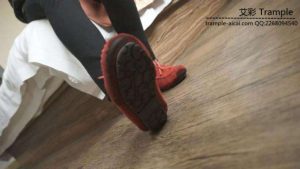 艺校学生美女的原味脏鞋_绳艺库视频下载