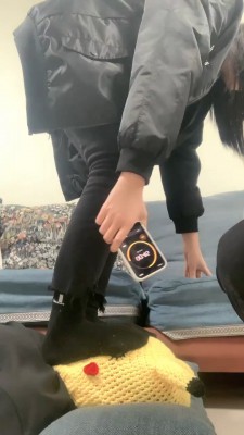 套路直播视频【精神小妹】多位精神小妹原味袜首调 bf24350_绳艺库视频下载