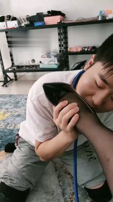 【内蒙一一】让圈养狗奴伺候我 bf17345_绳艺库视频下载