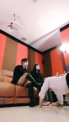 【萱萱】双美女-私人影院无情跺踩-新道具窒息【双视角版】 bf27109_绳艺库视频下载