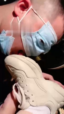 【风吟女神】夜跑后让奴舔脏鞋臭袜 bf18149_绳艺库视频下载