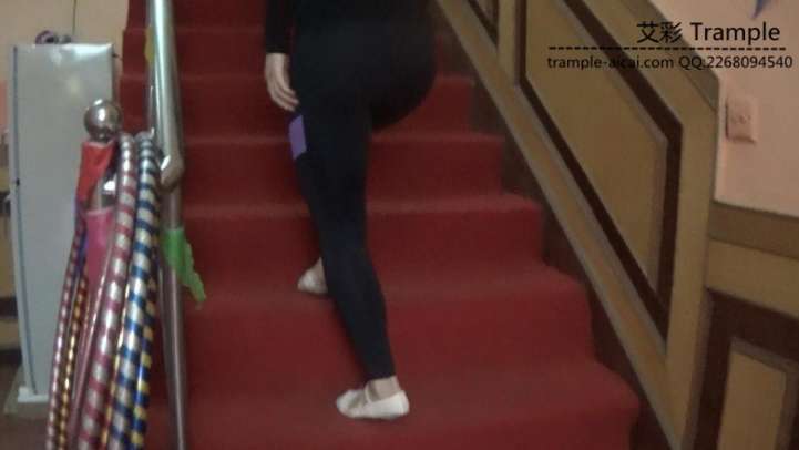 剧情片蒙面女杀手入室杀害卧底警察_绳艺库视频下载