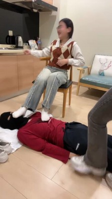 【学生双主s】双S-捆绑运动鞋白袜全体重踩踏 bf27061_绳艺库视频下载