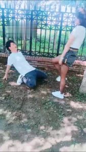 【南城天姬】户外逮住偷窥奴遛狗 bf16648_绳艺库视频下载