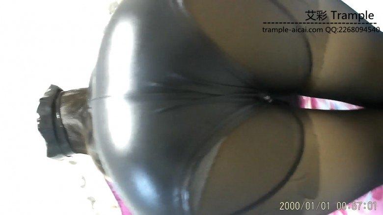 最美女王臀部特写坐脸经典篇_绳艺库视频下载