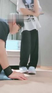 【妮蔻】脏臭小白鞋羞辱小弟弟 bf17736_绳艺库视频下载