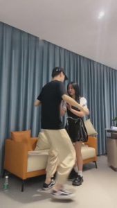 【狗哥】素人首次-收拾色狼快递小哥 bf12462_绳艺库视频下载