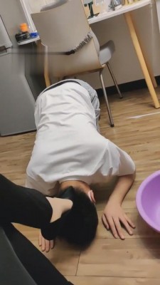 【御严】强迫喝洗脚水-坐脸/骑马/钻胯 bf3732_绳艺库视频下载