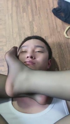 【川野尤娜】全体重踩狗/耳光/踩脸 bf9765_绳艺库视频下载