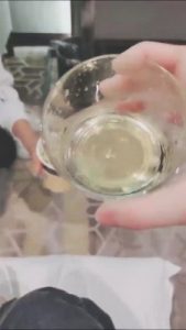 套路直播视频【灵竹】嘴洗袜子/圣水泡面/裸足踩踏 bf25787_绳艺库视频下载