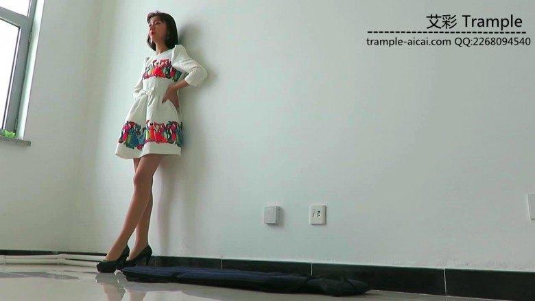 00后女主肉丝高跟插嘴深喉全体重践踏贱狗身体下体！_绳艺库视频下载