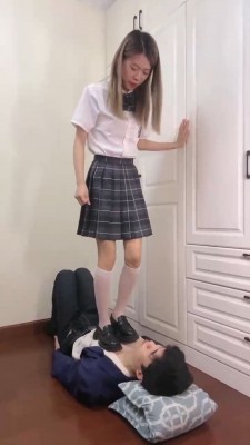 【樱木花椒】白丝萝莉主VS大叔 bf19990_绳艺库视频下载