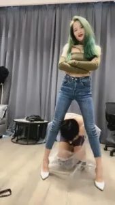 【弯弯小阿姨】木乃伊-圣水纸巾窒息/坐脸/插嘴 G-210714-19_绳艺库视频下载