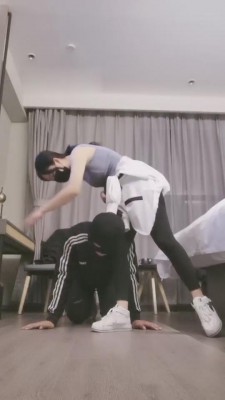 【杳杳】健身女神把教练绑起来虐 bf9843_绳艺库视频下载