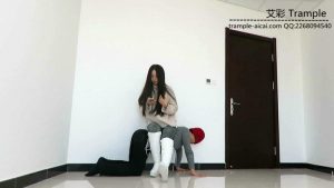 超美天依老师骑乘坐身踢打羞辱！_绳艺库视频下载