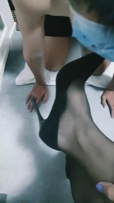 【小希女王】高跟鞋黑丝女主圣水调 G-210822-2_绳艺库视频下载